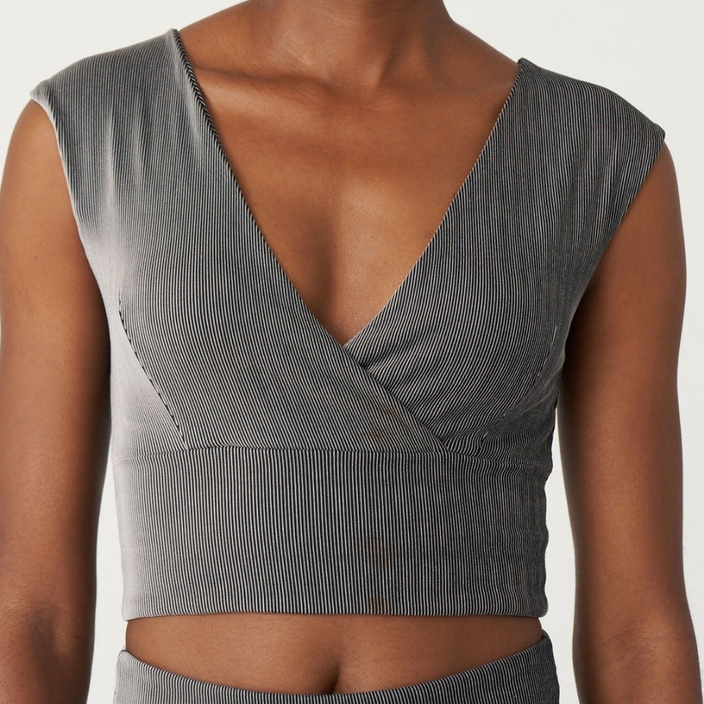 ENVT. Senna Crop Top in Grey. Size Small